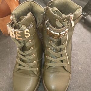 Vibes Women's Khaki and Green Boots